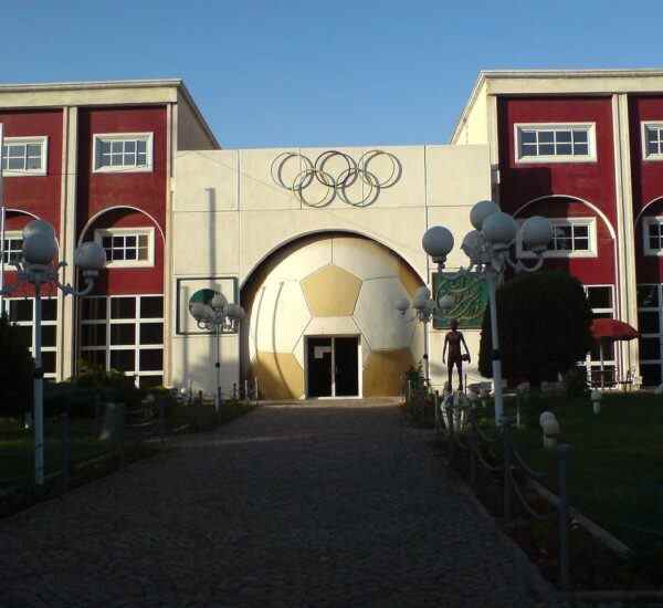 Zinde Kalmanın Sırrı: Büyükorhan Spor Salonları